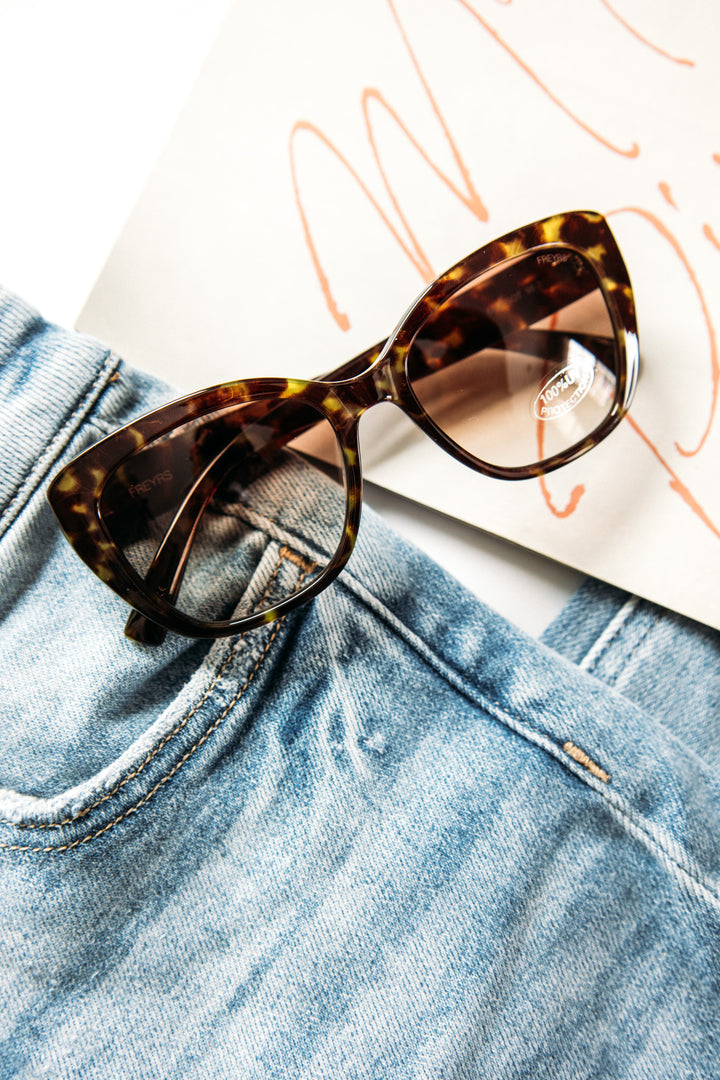 Show Stopper Sunglasses - Tortoise