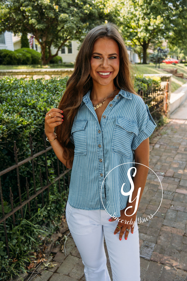 Keeping Tabs Top - Chambray