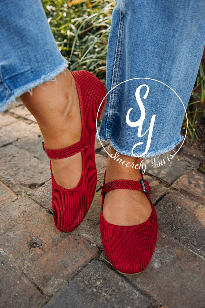 Shout Flat - Red Knit