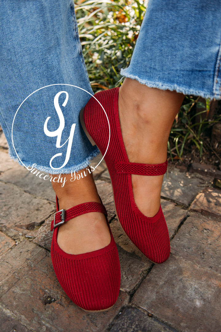 Shout Flat - Red Knit