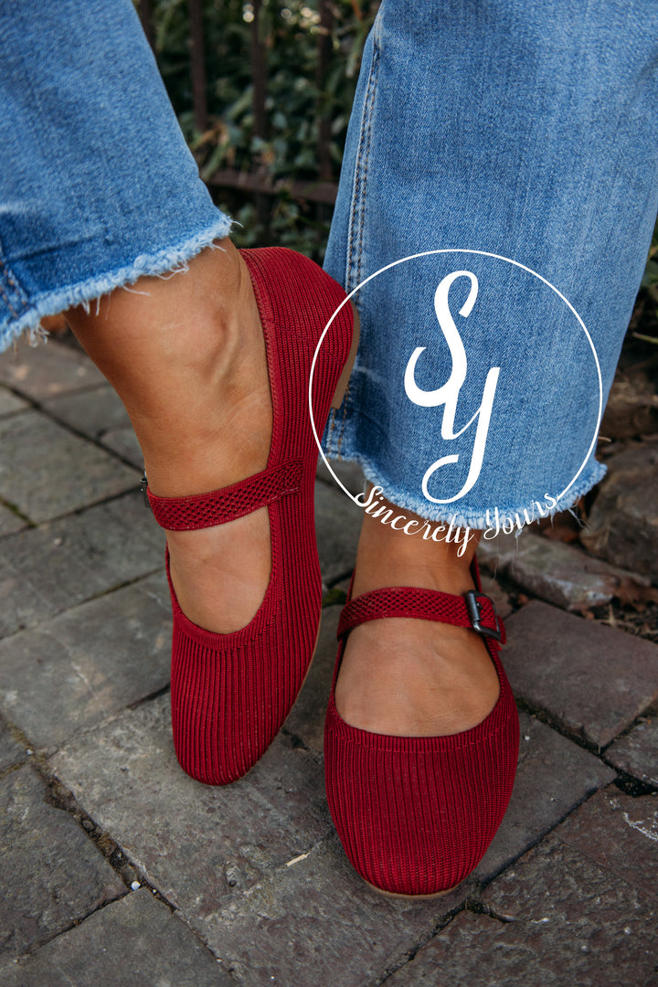 Shout Flat - Red Knit