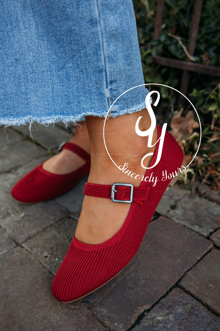 Shout Flat - Red Knit
