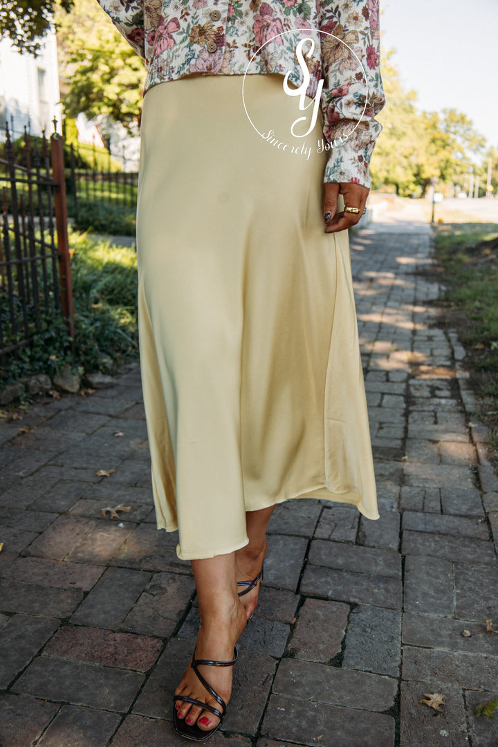 Sophisticated Feel Skirt - Daffodil