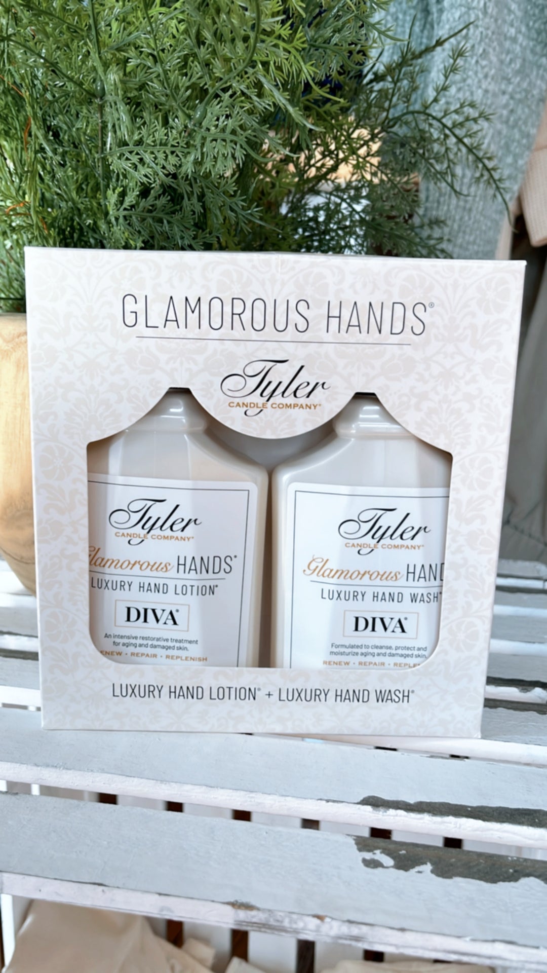 Tyler: Glamorous Hands Gift Set