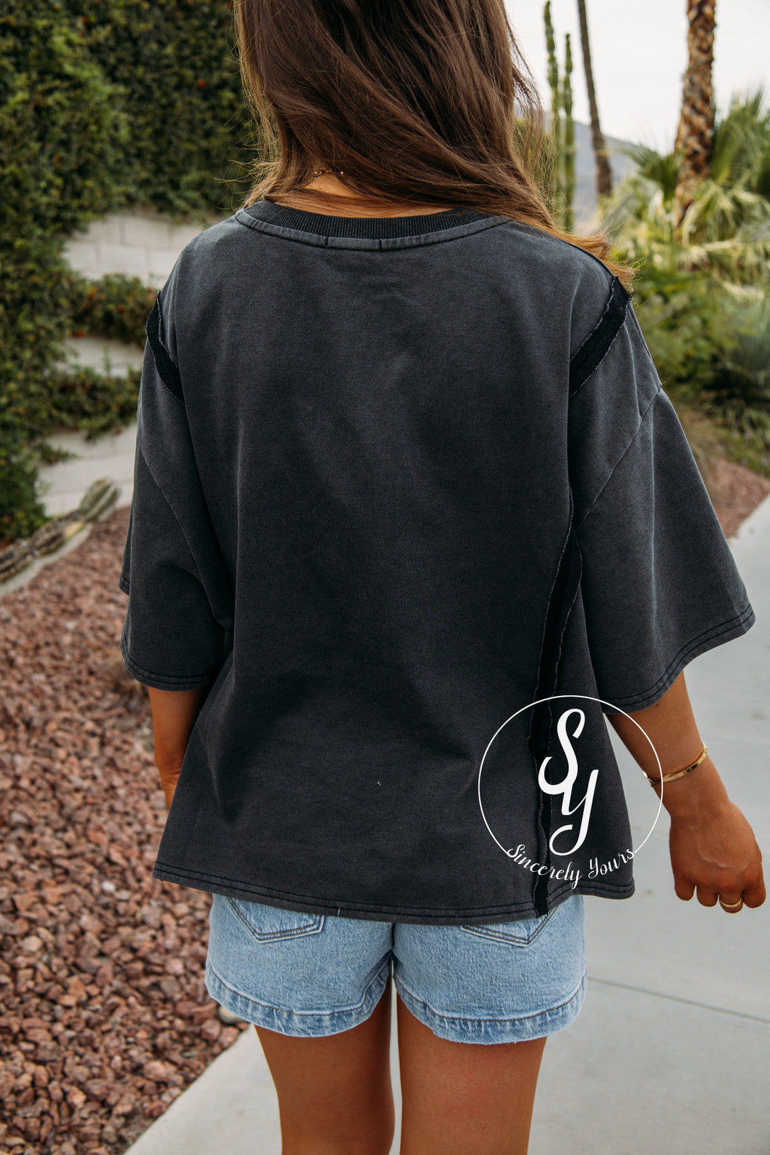 Lucky Horseshoe Top - Charcoal