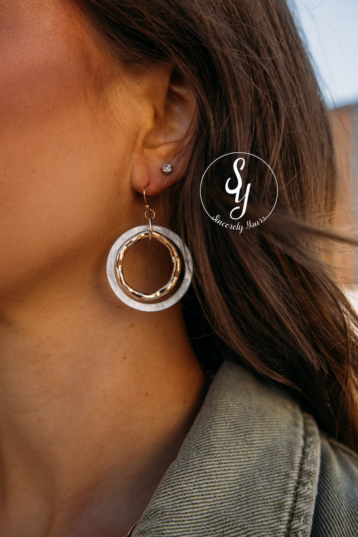 Upscale Moment Earring - Gold