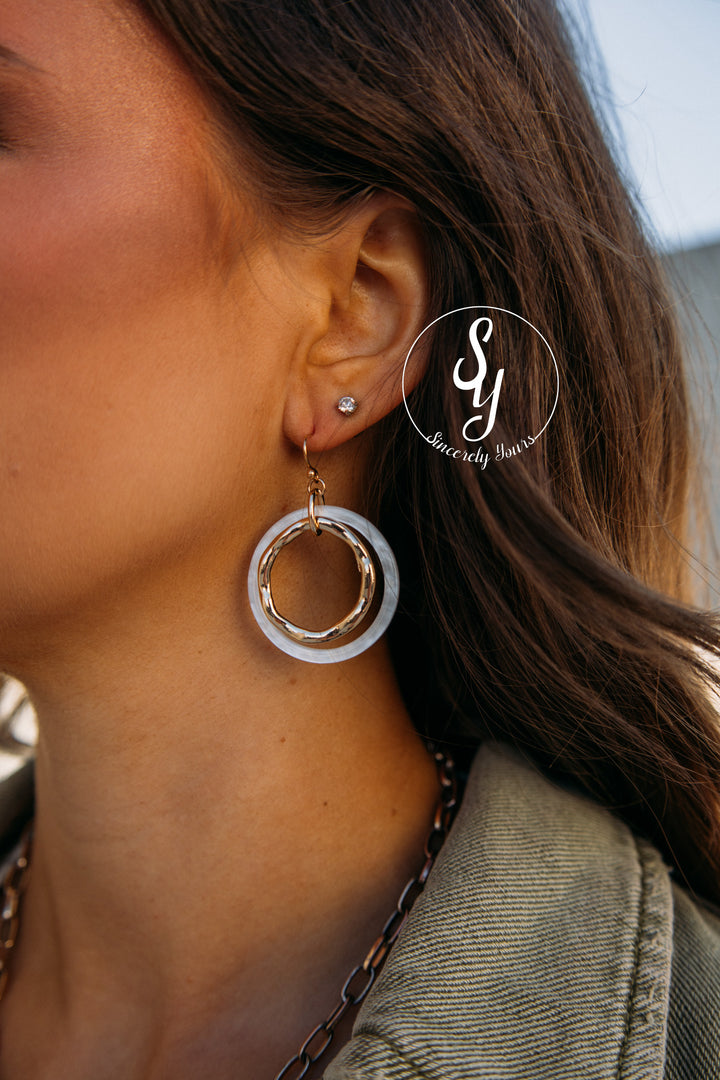 Upscale Moment Earring - Gold