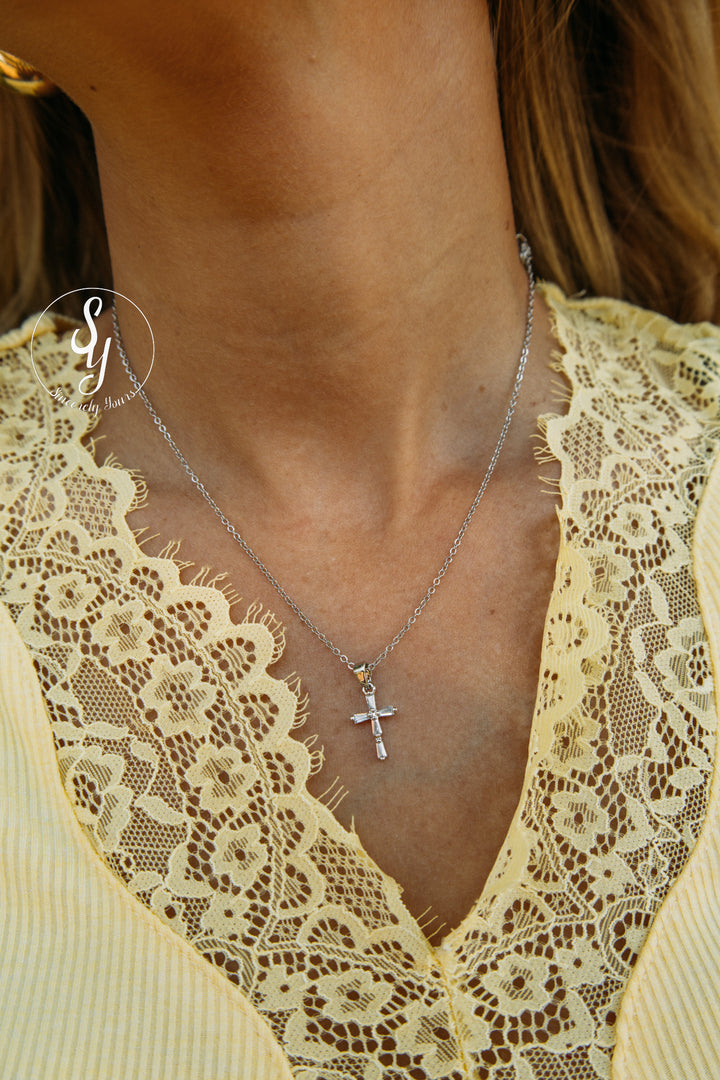 Lovely Cross Necklace - Silver