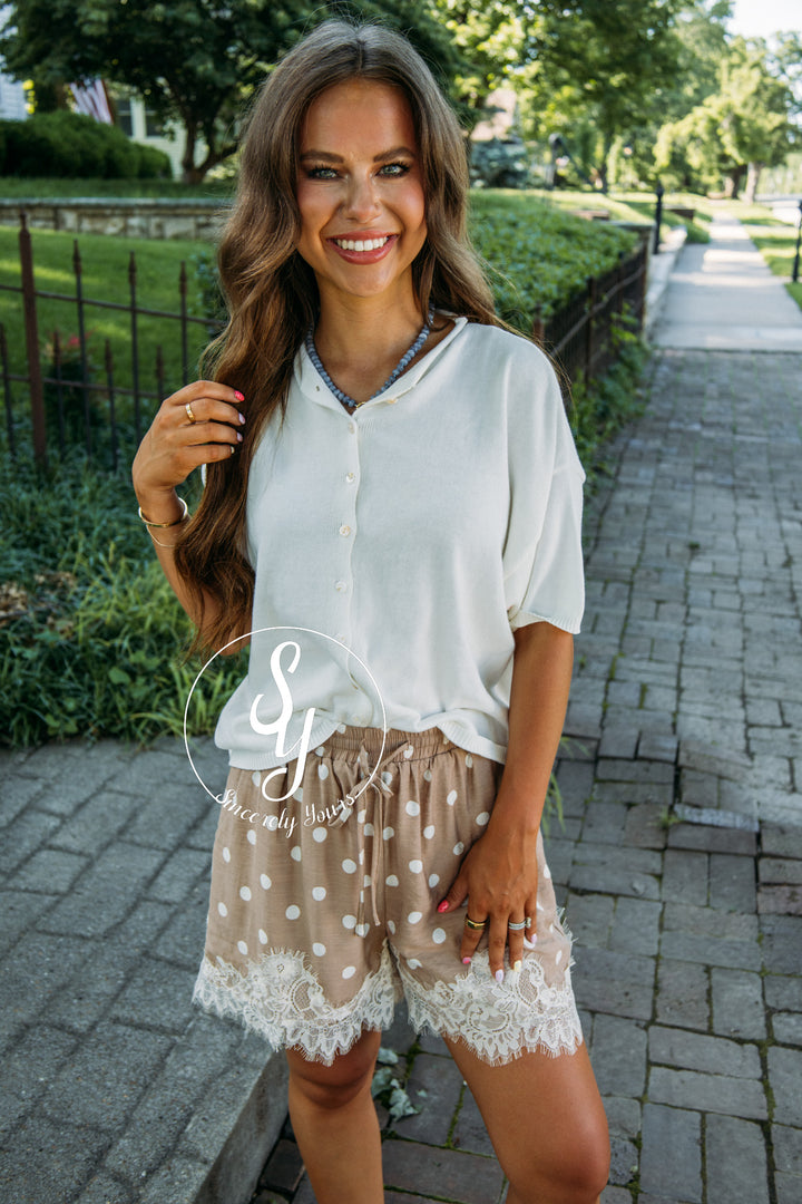 Classic Dot Shorts - Latte