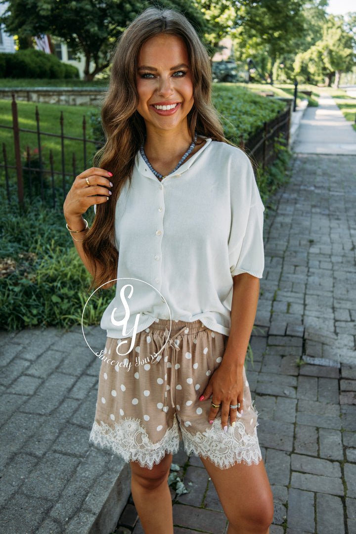 Classic Dot Shorts - Latte