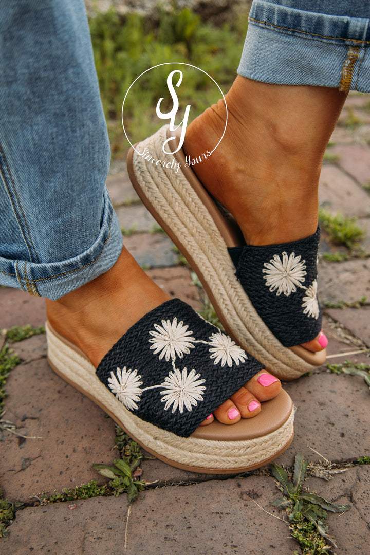 Allium Sandal - Black