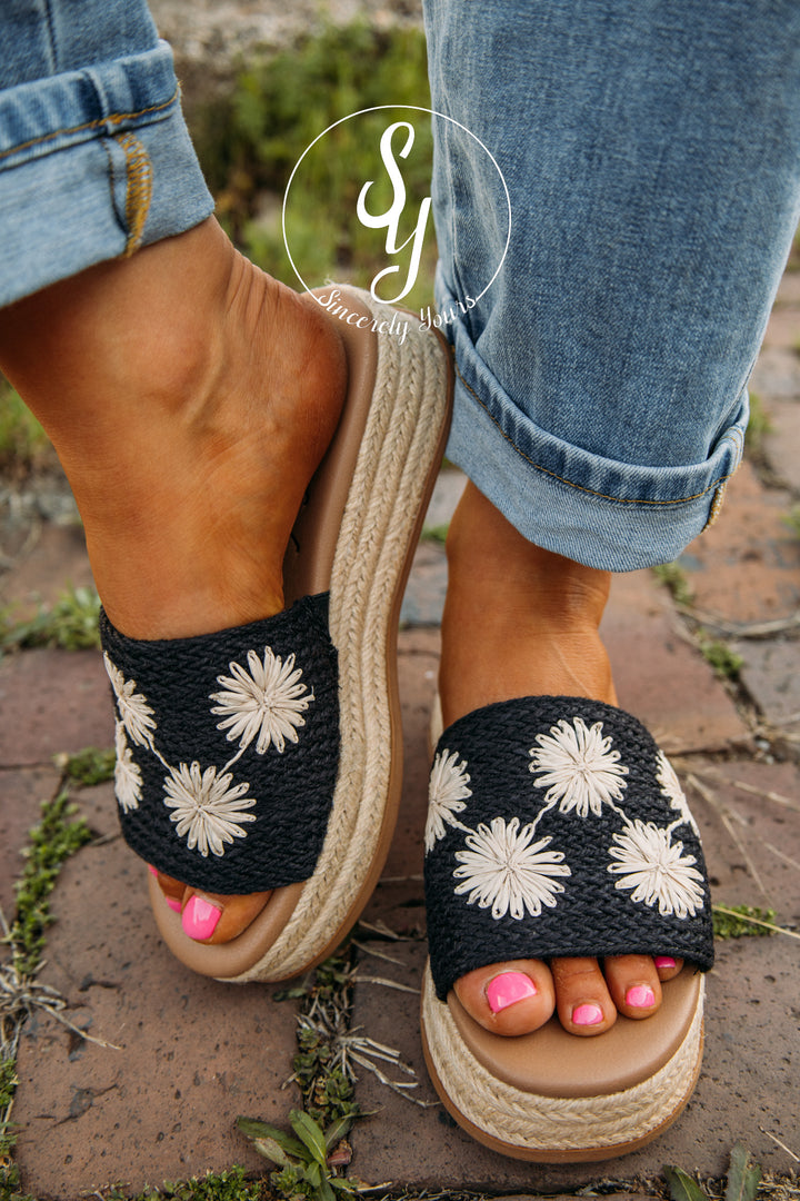 Allium Sandal - Black