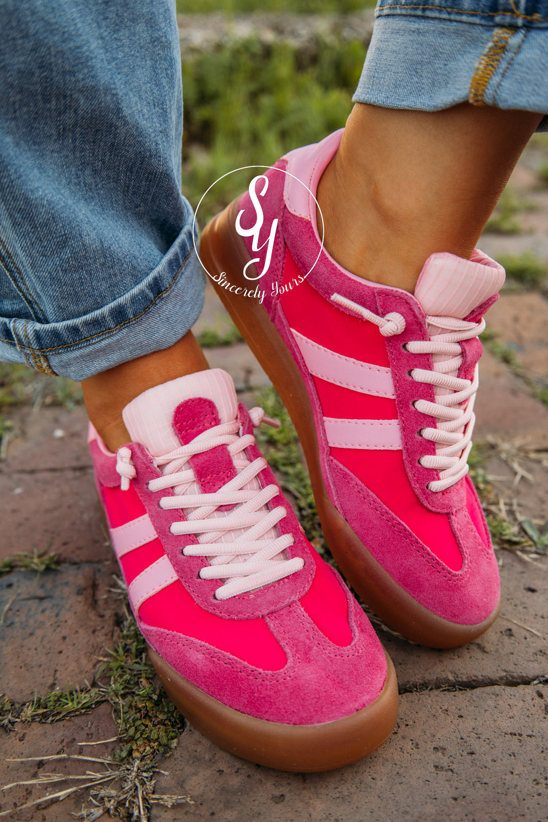 Steve Madden: Verdict Sneaker - Bright Pink