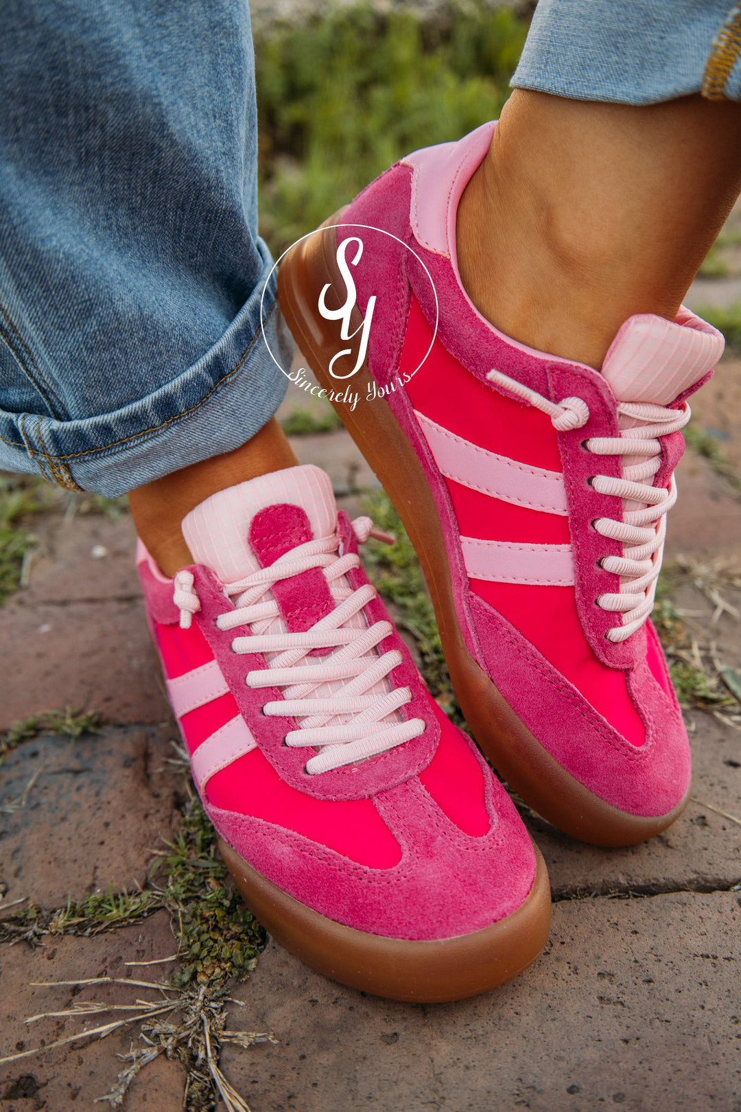 Steve Madden: Verdict Sneaker - Bright Pink