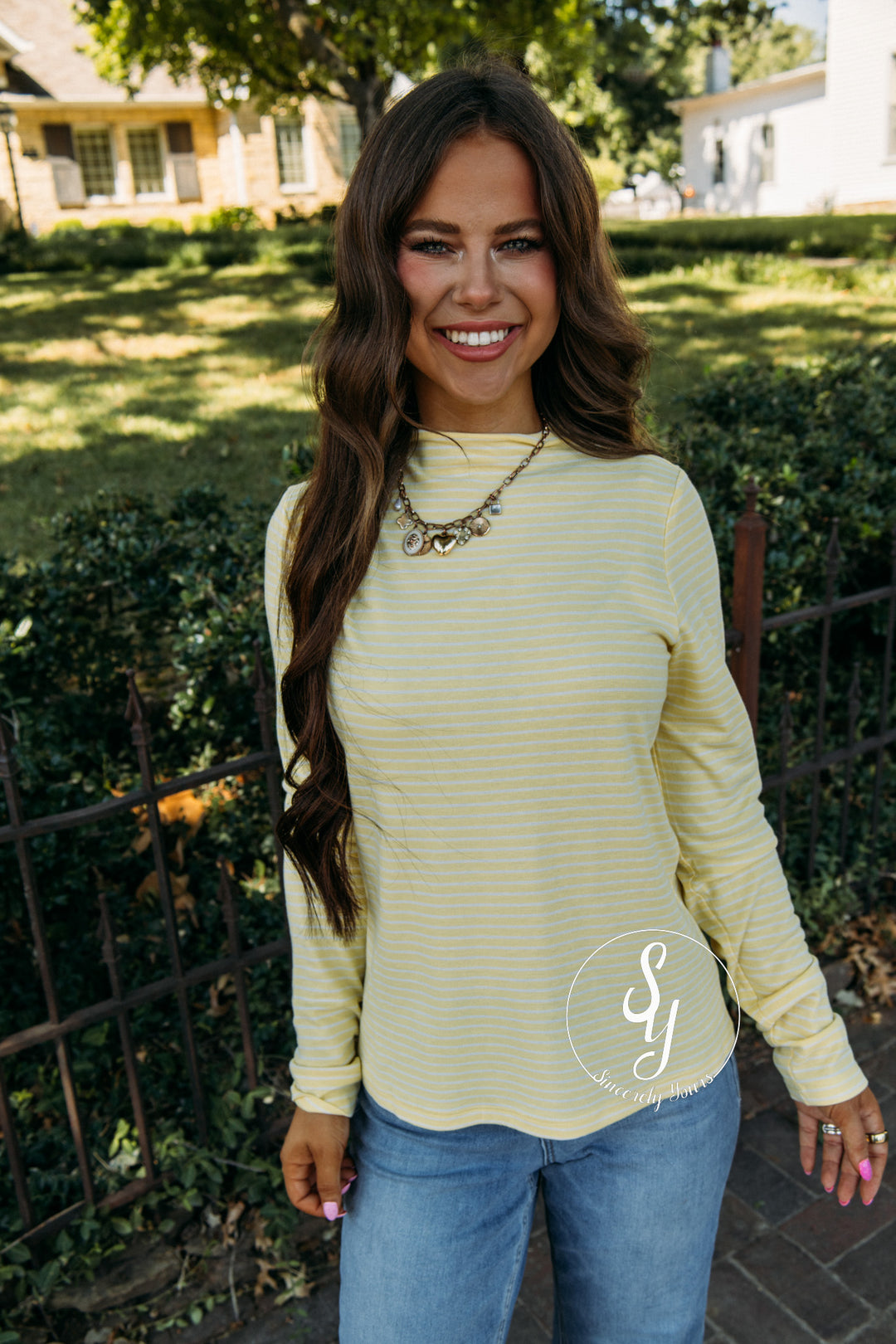 Pretty Thing Top - Daisy/White