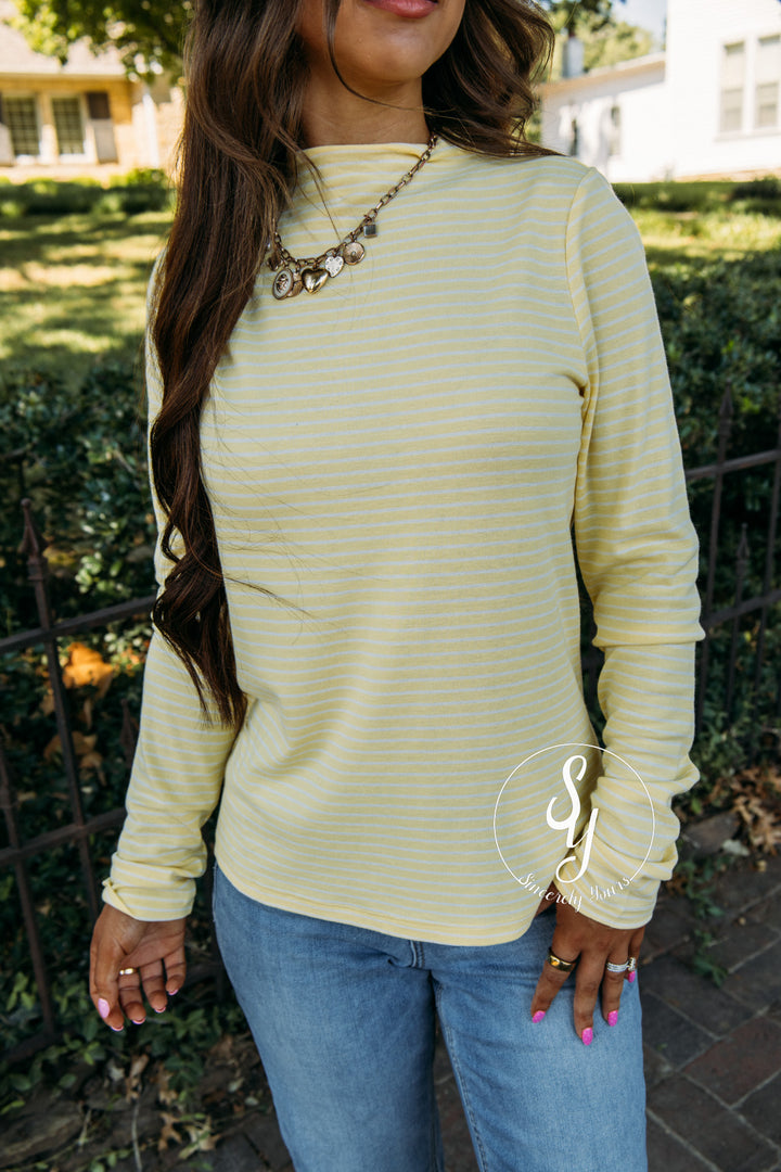 Pretty Thing Top - Daisy/White