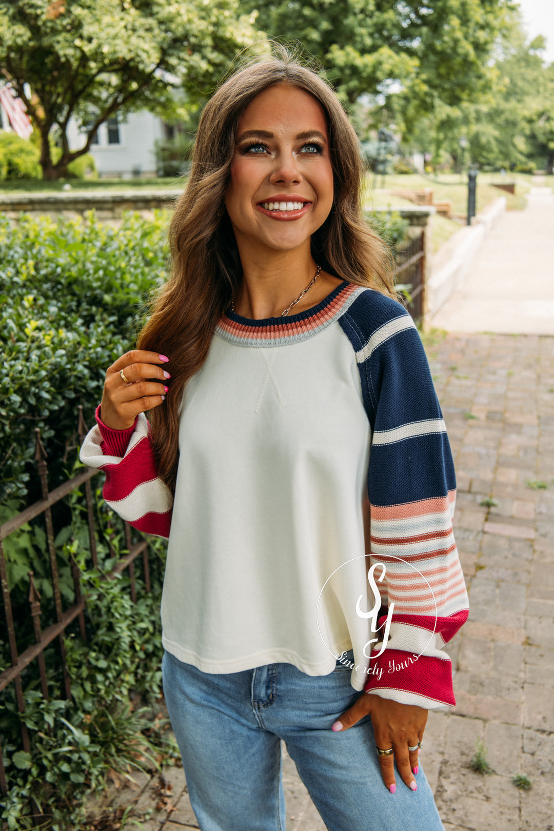 Good Day Sweater - Cream/Navy