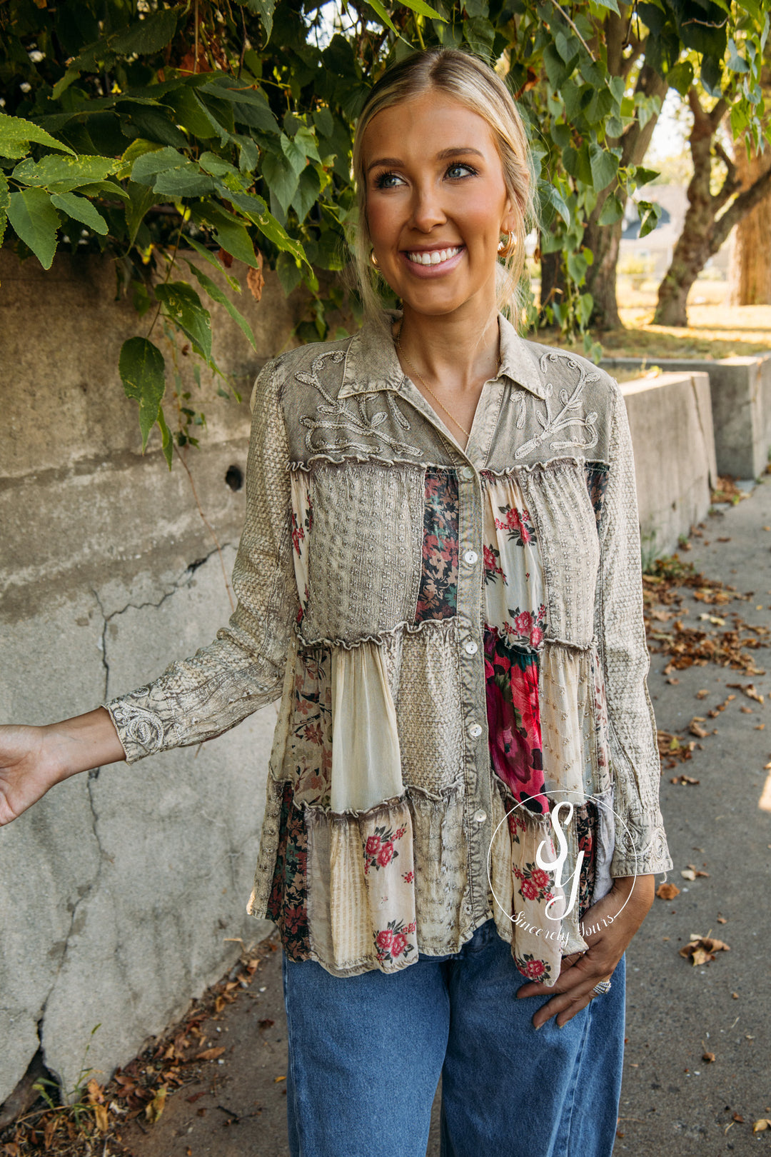 Spotlight Blouse - Latte