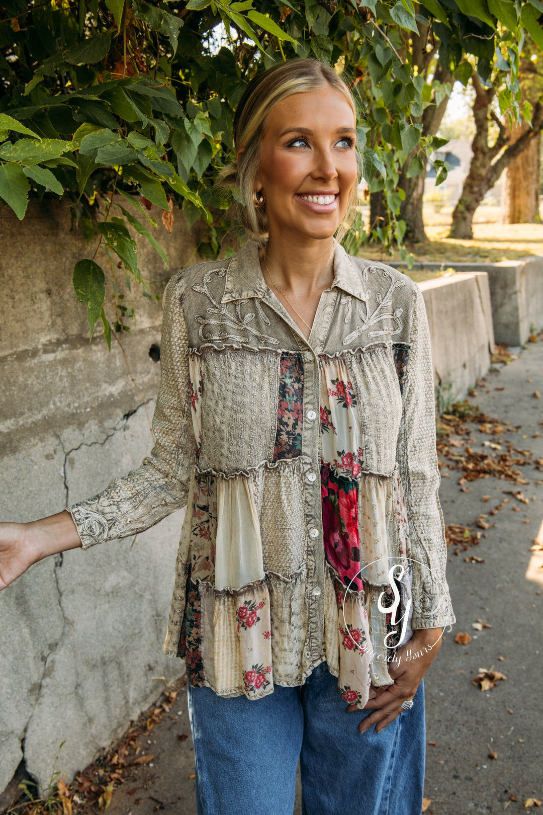 Spotlight Blouse - Latte
