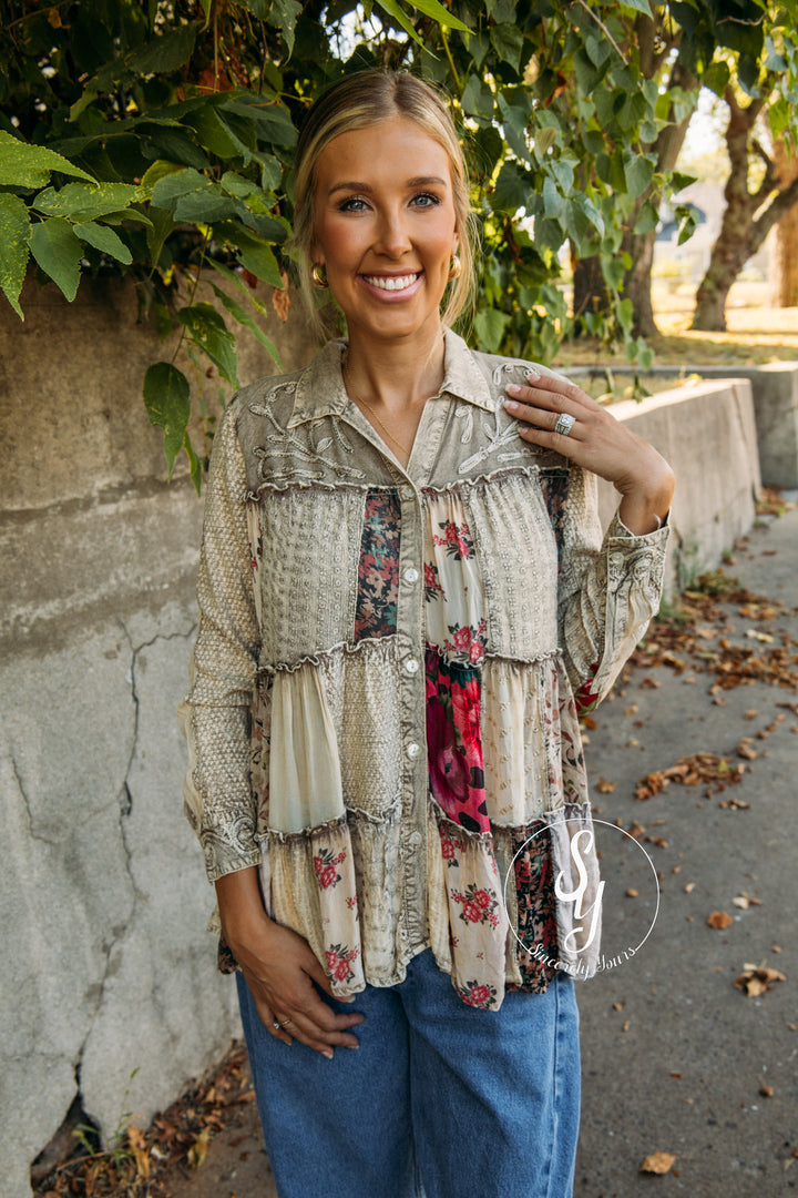 Spotlight Blouse - Latte