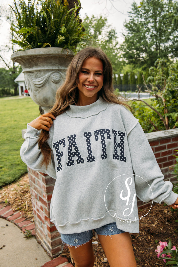 Faith Mock Neck - Grey/Polka Dot