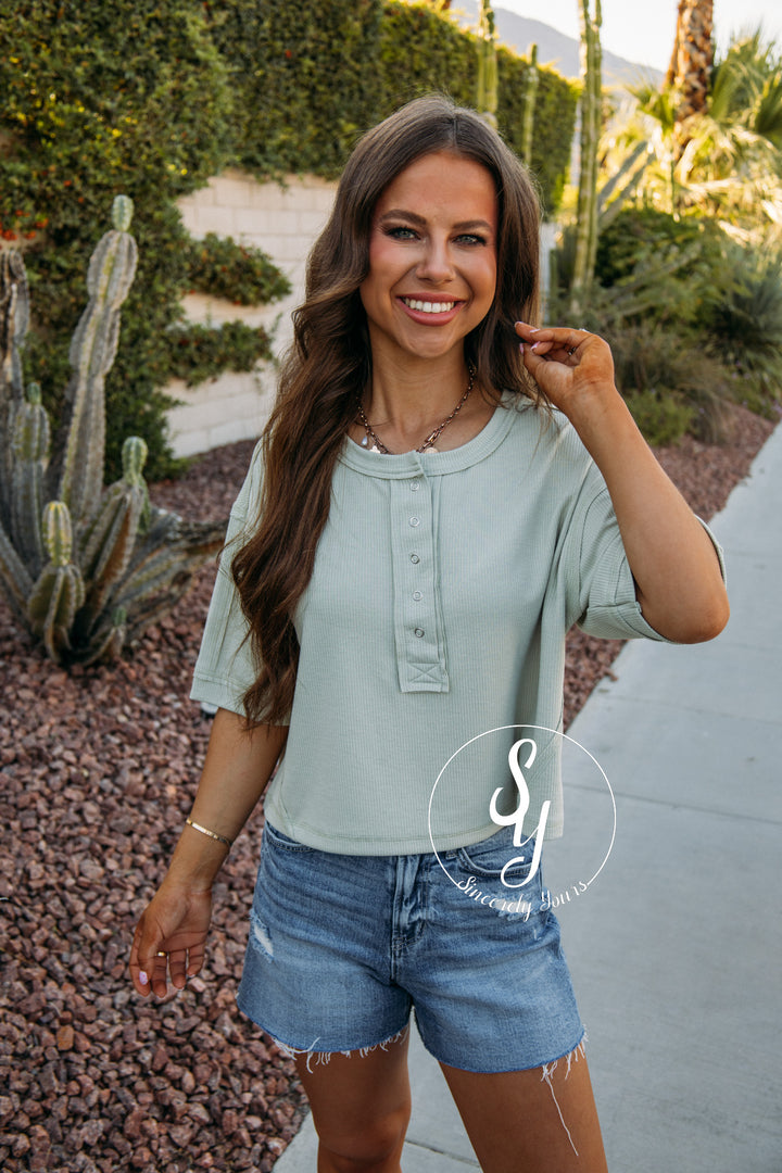 Sunny Personality Top - Light Sage
