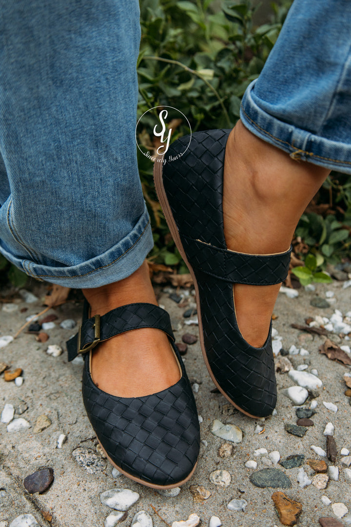 Walkie Around Flat - Black
