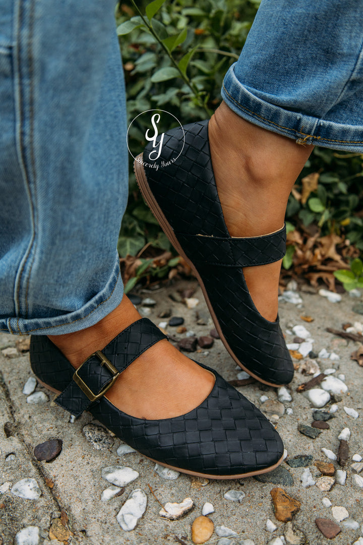 Walkie Around Flat - Black