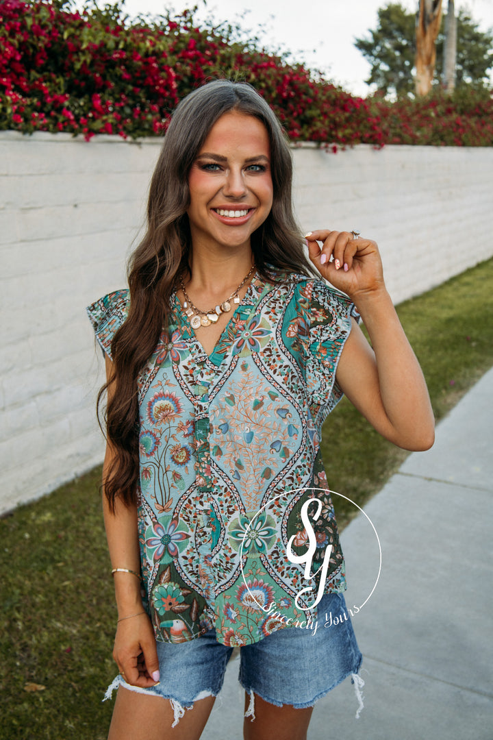 Sleek Floral Moment Top - Green