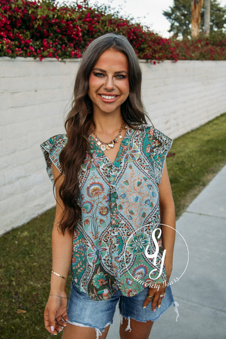 Sleek Floral Moment Top - Green