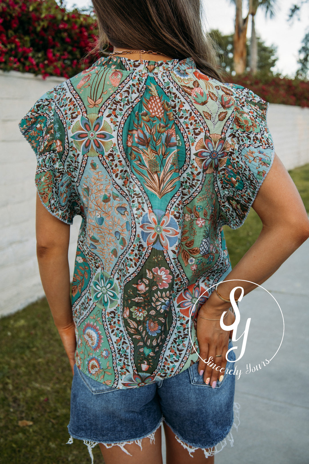 Sleek Floral Moment Top - Green