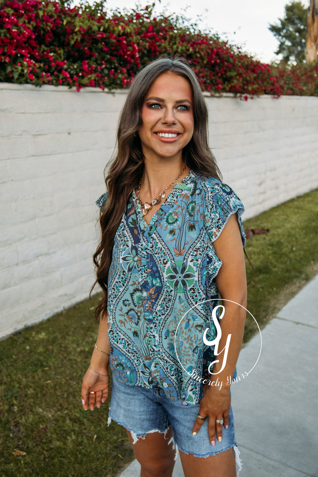 Sleek Floral Moment Top - Blue