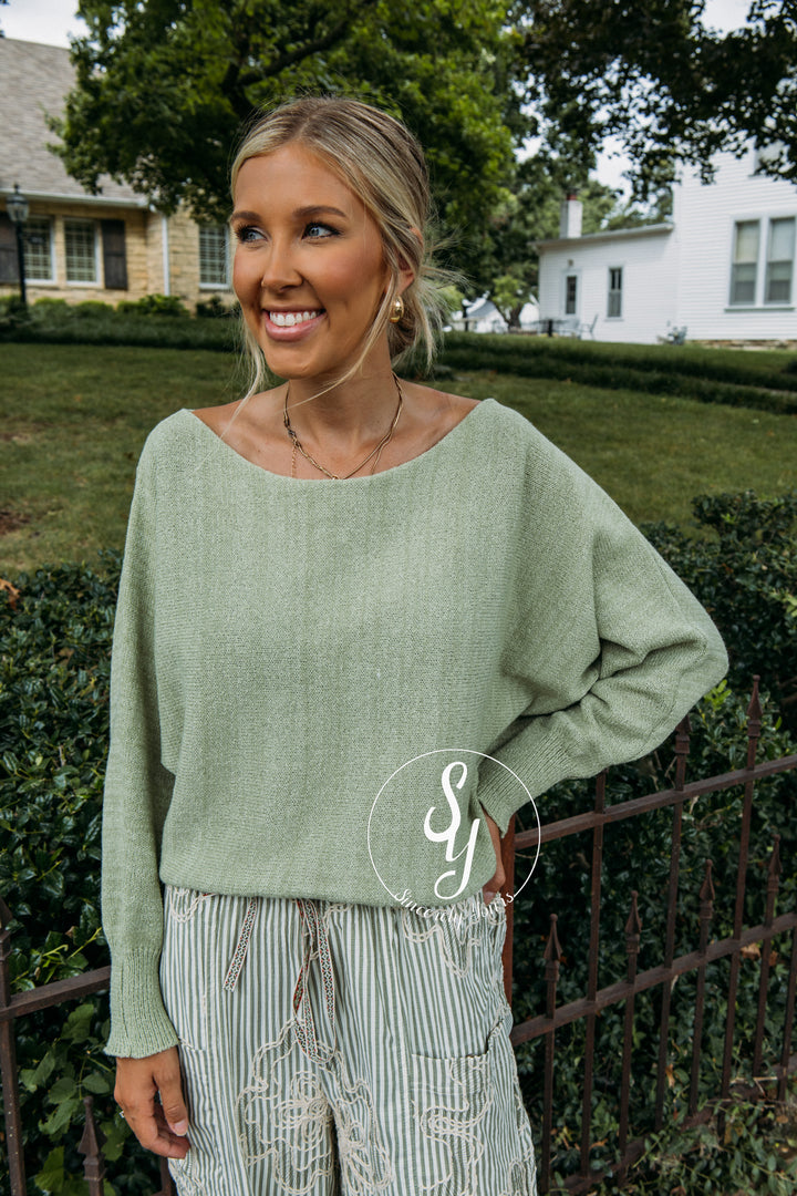Around Town Top - Pistachio