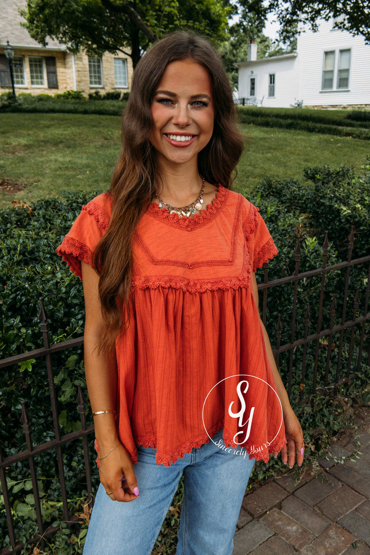 Chestnut Lane Top - Coral