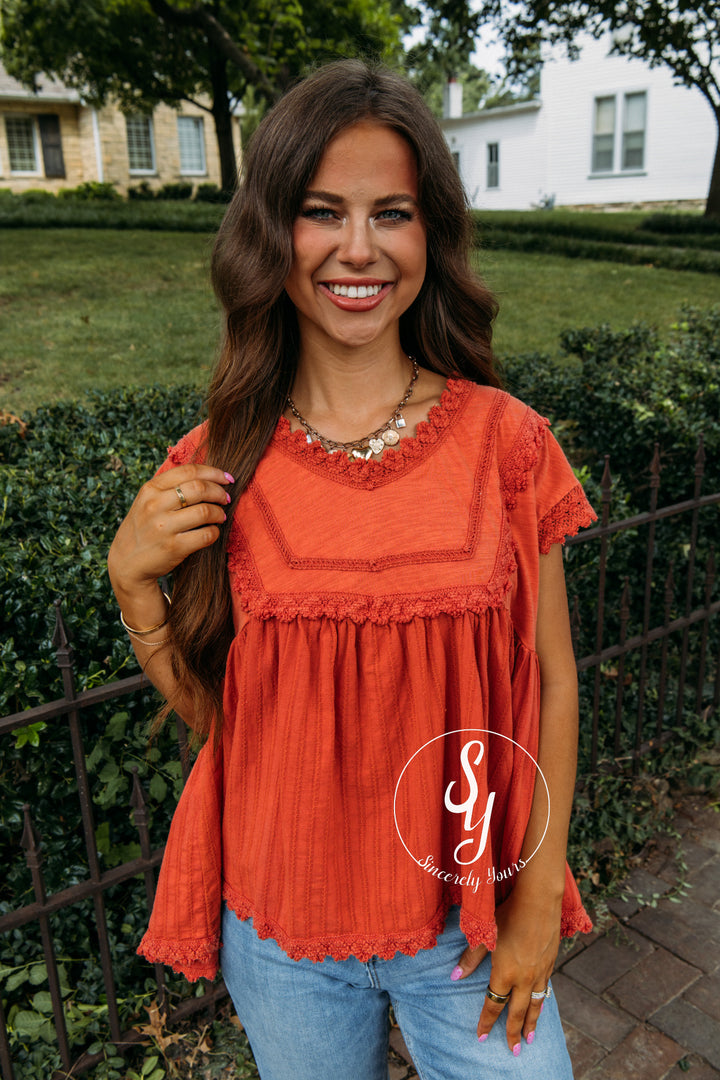 Chestnut Lane Top - Coral