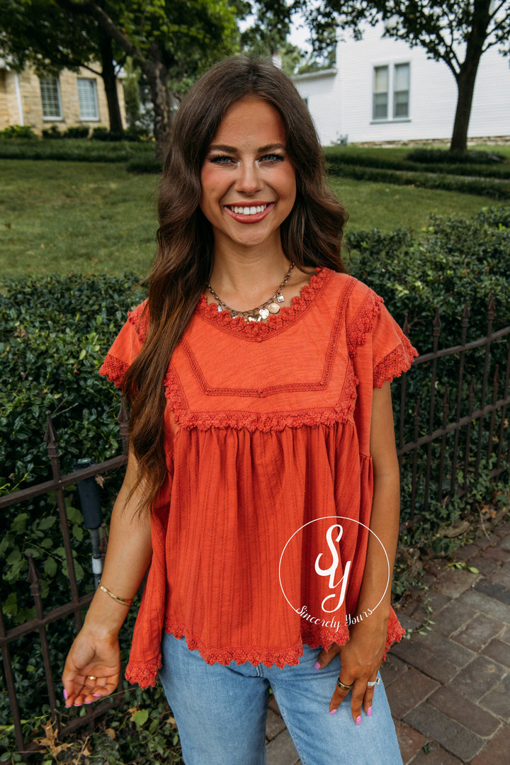 Chestnut Lane Top - Coral