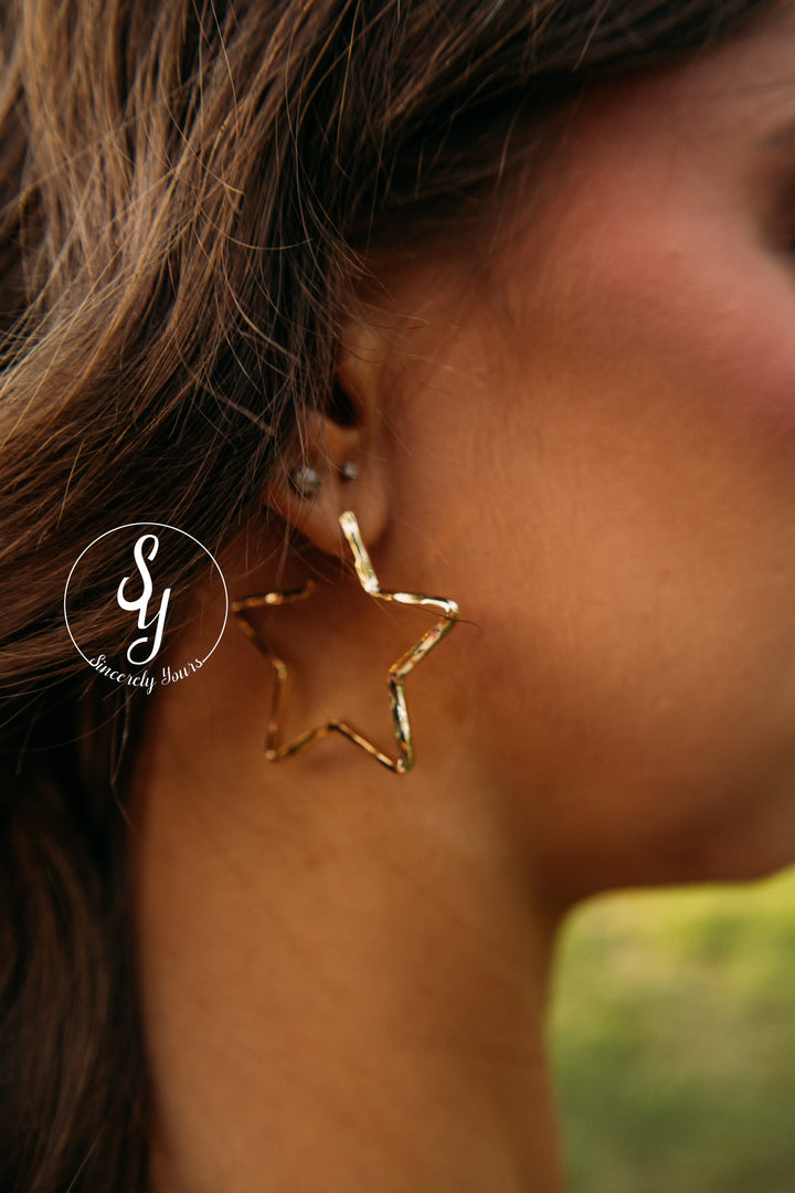Star Of The Show Earring - Gold