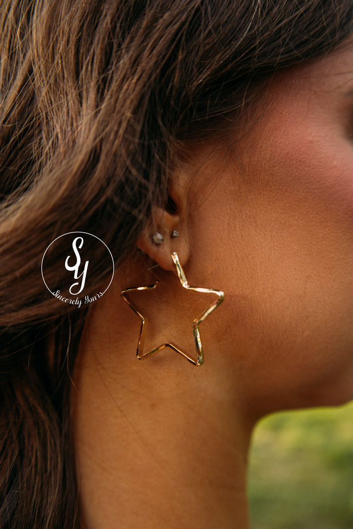 Star Of The Show Earring - Gold