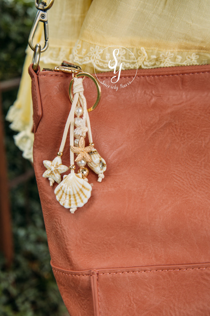 Pretty Shell Bag Charm - Ivory