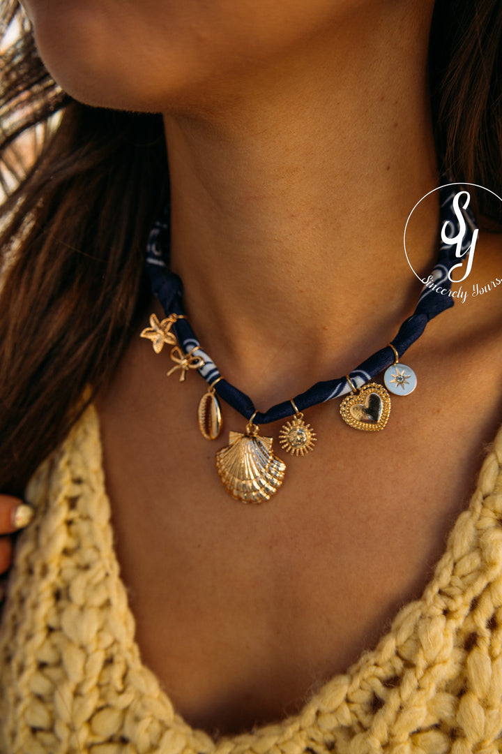 Beach Day Necklace - Navy