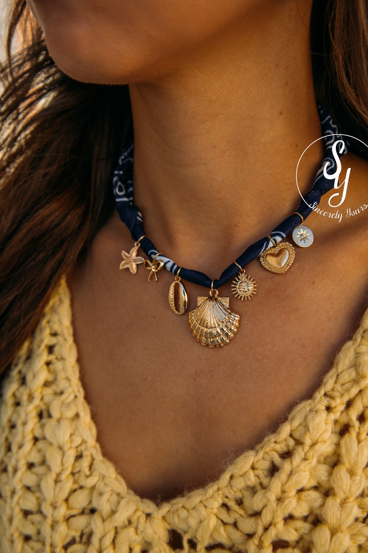 Beach Day Necklace - Navy