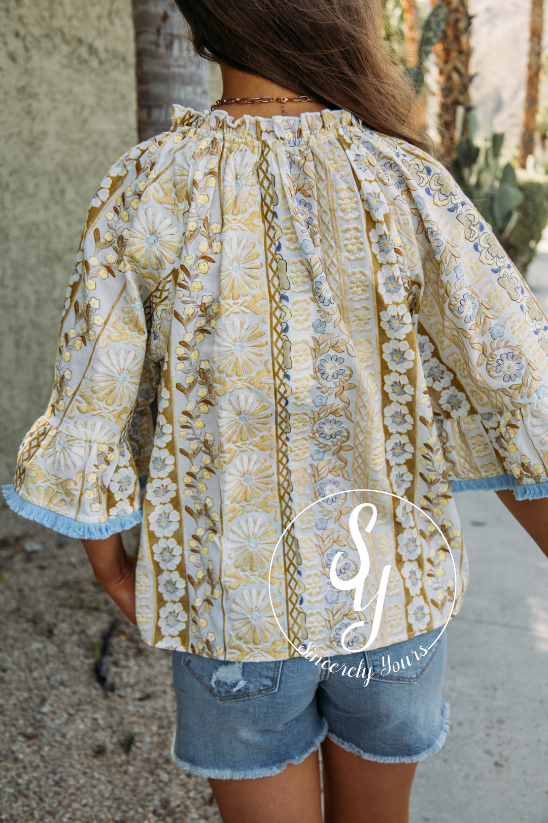 Gentle Floral Design Top - Gold