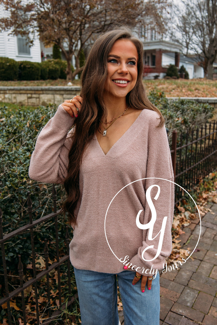 Barefoot Dreams:  CozyChic Lite® V-Neck Seamed Pullover - Pink Clay