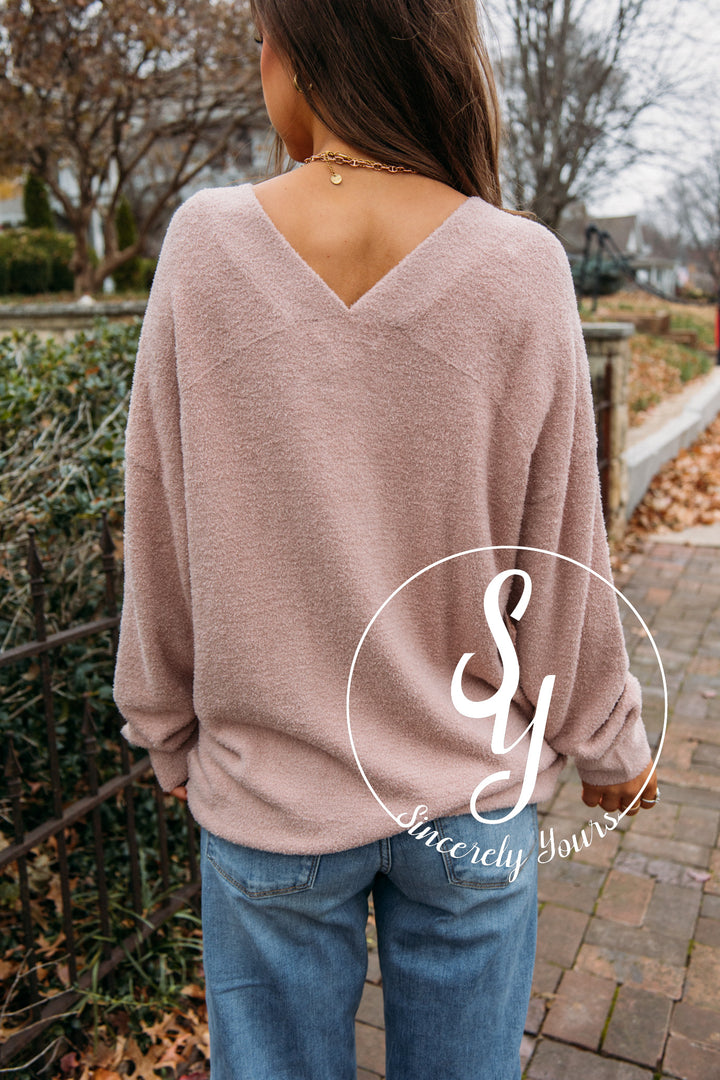 Barefoot Dreams:  CozyChic Lite® V-Neck Seamed Pullover - Pink Clay