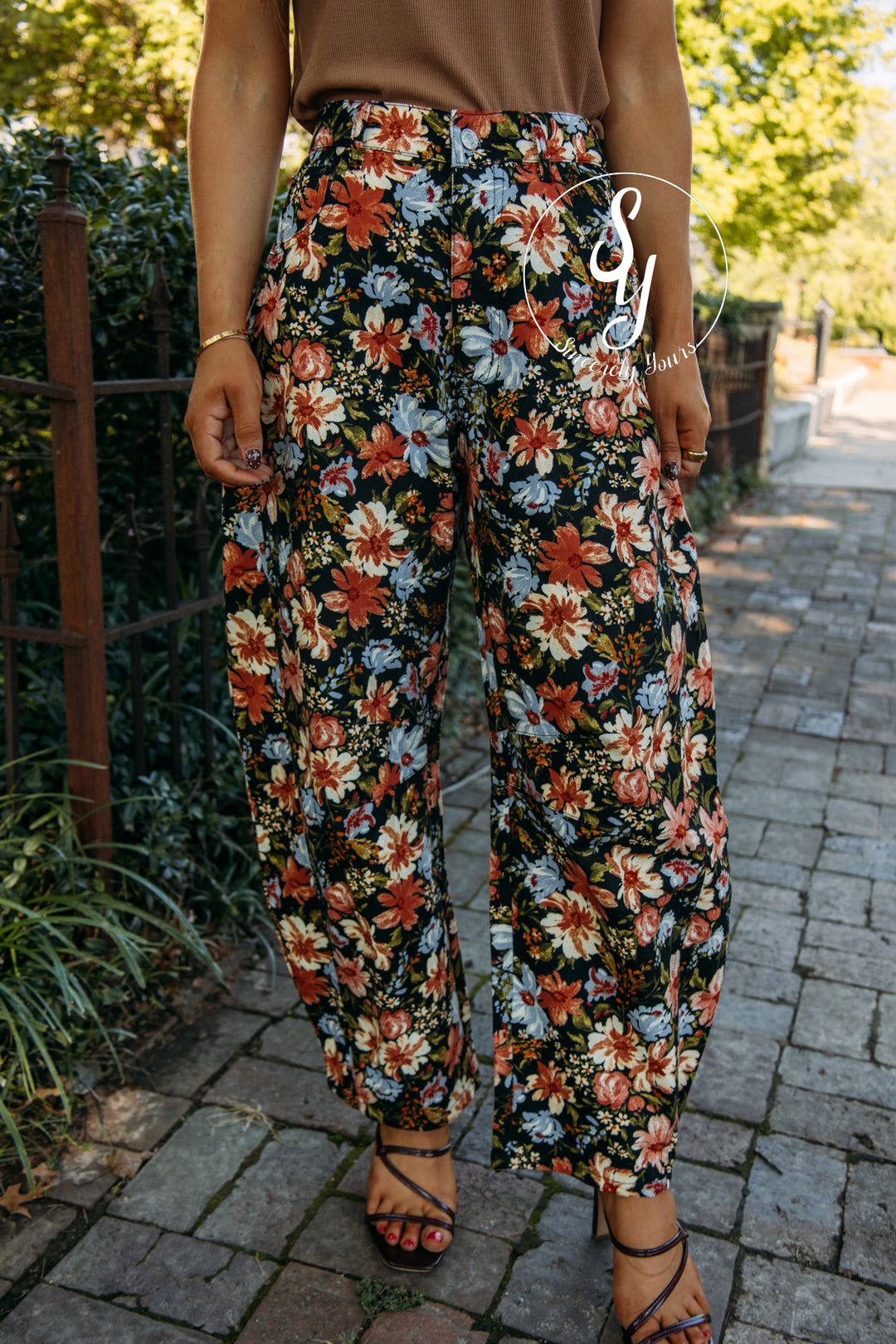 Garden Glimpse Barrel Denim- Black Multi