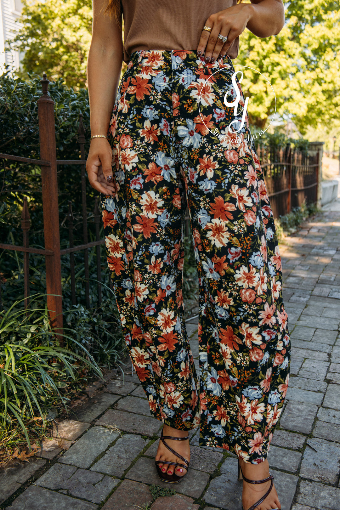 Garden Glimpse Barrel Denim- Black Multi