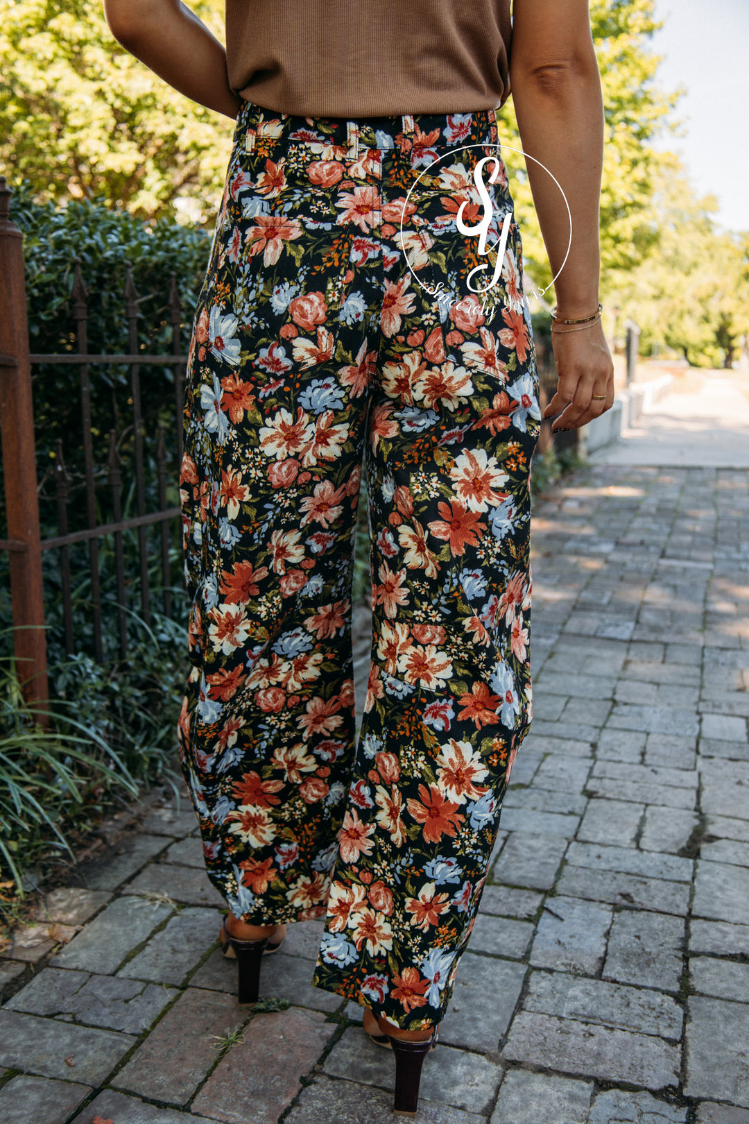 Garden Glimpse Barrel Denim- Black Multi