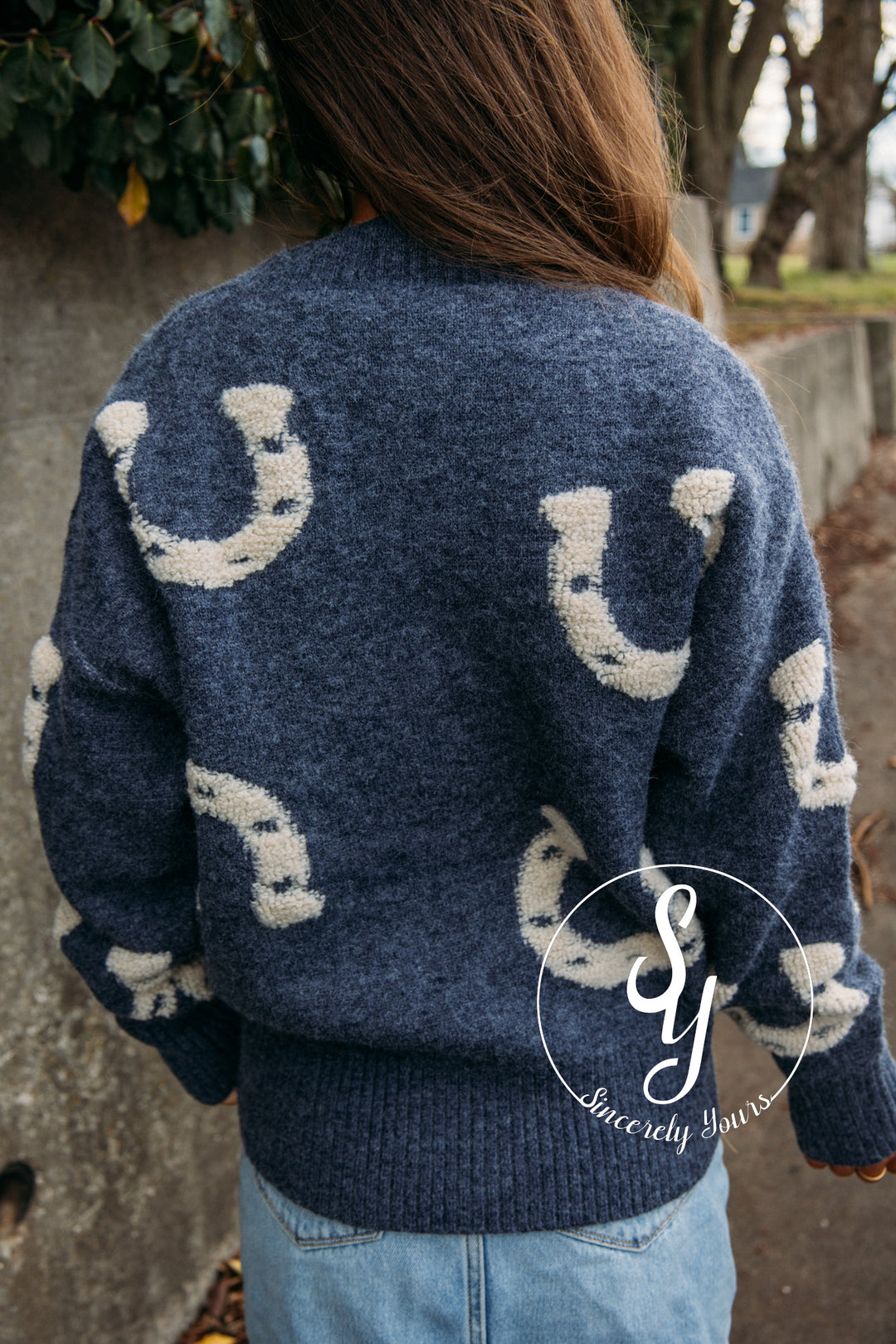 Horseshoe Moment Cardigan - Midnight Oat