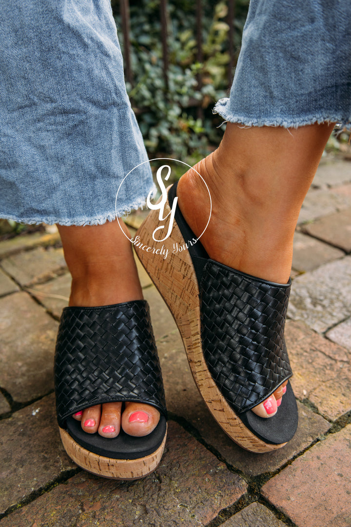 Zahara Platform- Black