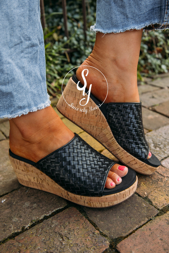 Zahara Platform- Black